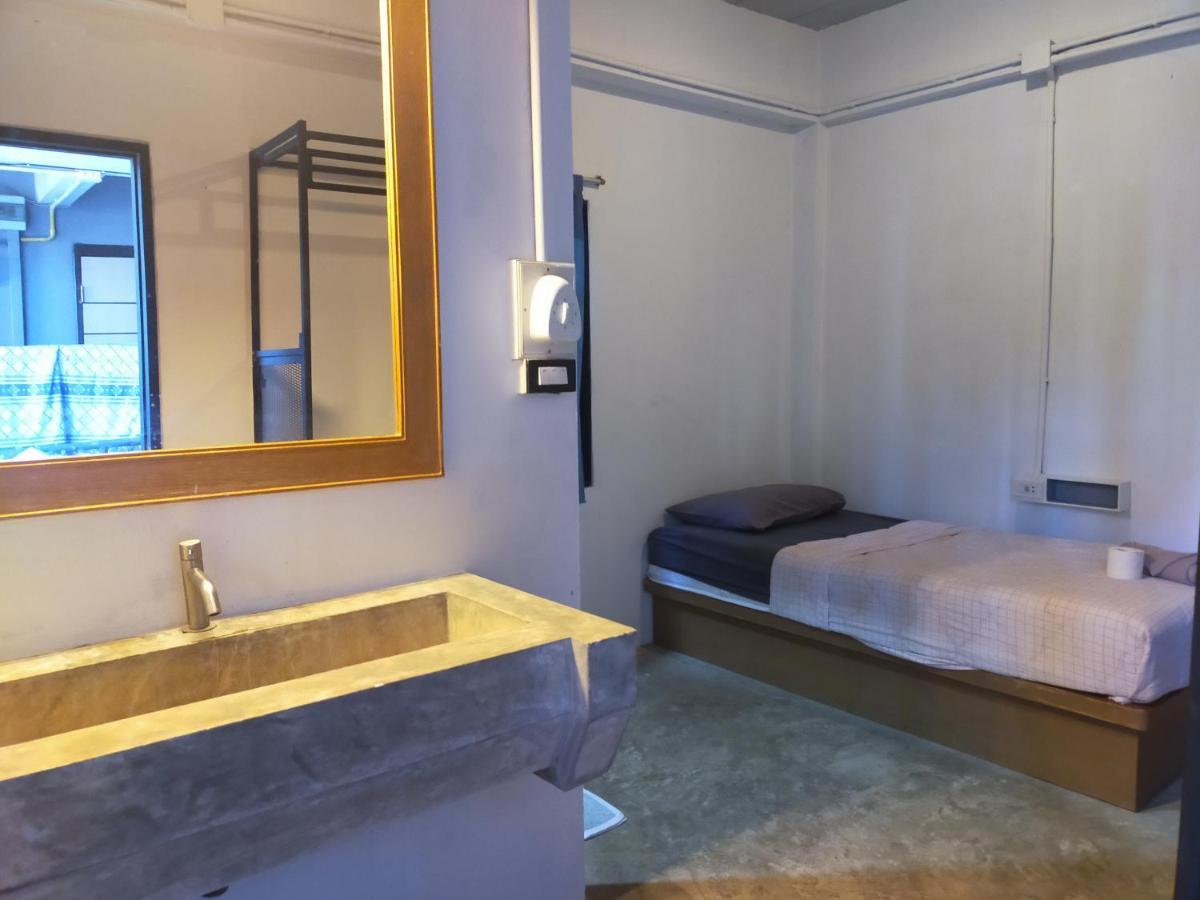 9 Hostel Chiang Mai Dış mekan fotoğraf